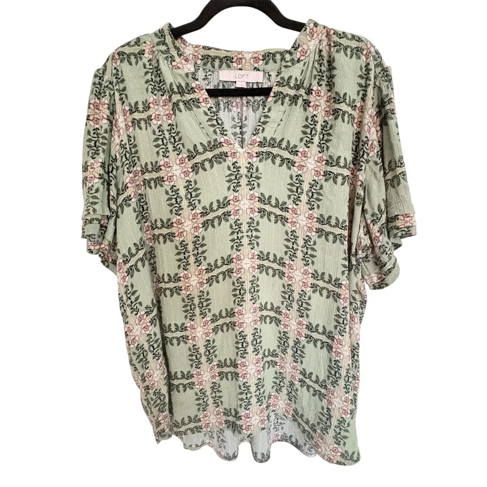 LOFT Blouse Womens Large Green Pink Floral Trellis Split Neck Short Sleeve